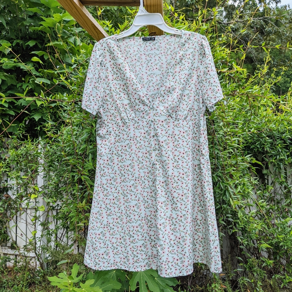 Floral Spring Dress - Picture 5 of 5
